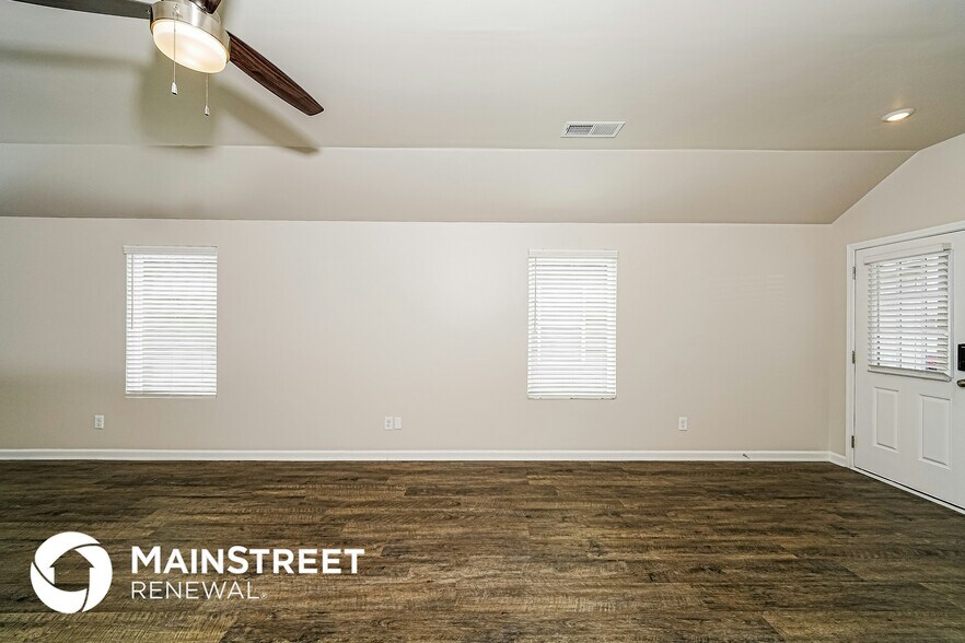 Building Photo - 832 Lora Ln