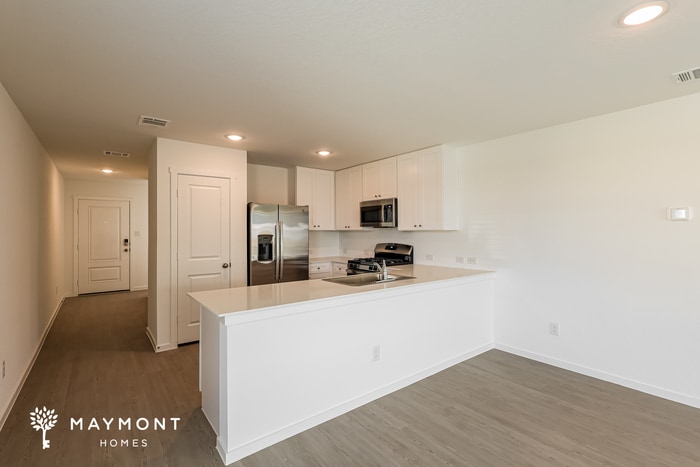 Building Photo - 2404 Shady Grv