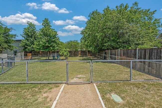 Building Photo - 7805 Cooper Ln