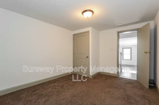 Building Photo - 709 Colwell Rd