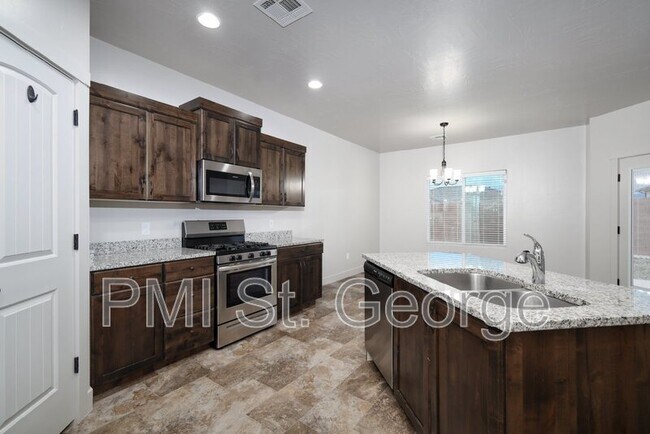 Building Photo - 3731 E Shooting Star Ln