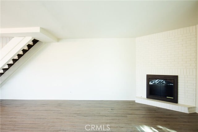 Building Photo - 458 Riverdale Dr