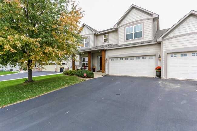 Building Photo - 1715 Fox Run