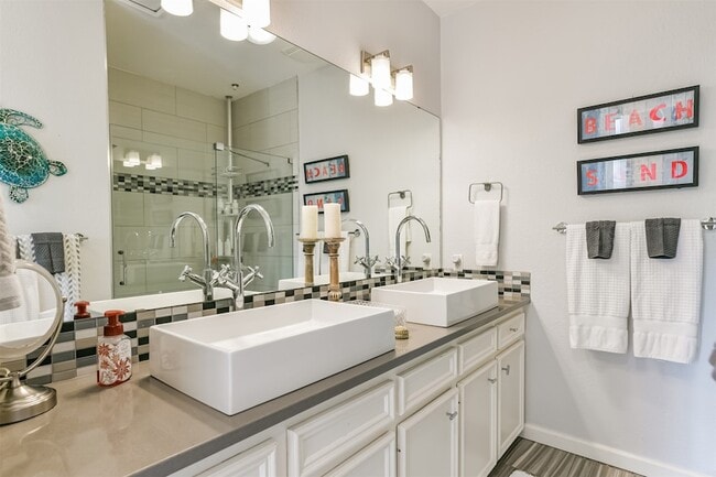 Building Photo - 525 22nd St