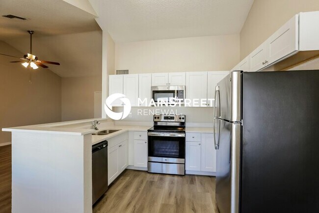 Building Photo - 3 Bedroom Pet-Friendly Home in GLENDALE, A...