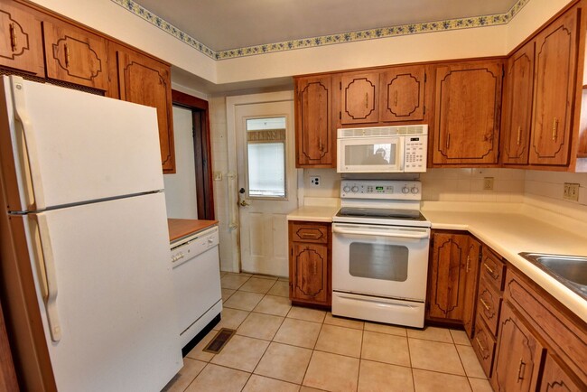 Building Photo - Single-Family Home for Rent in Greensburg, PA