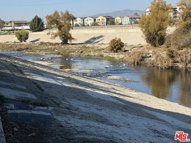 Building Photo - 2445 Harwood St