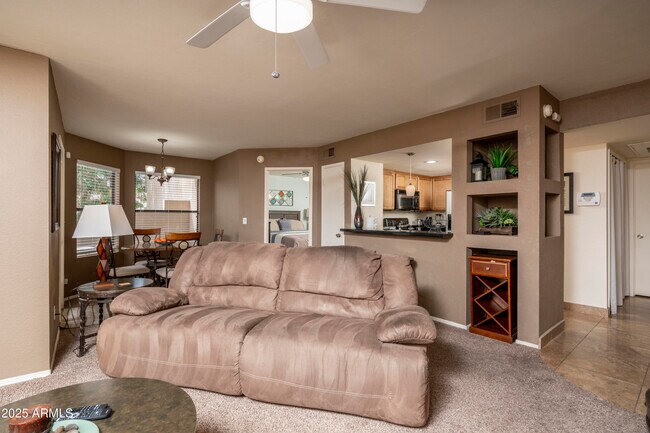 Building Photo - 4850 E Desert Cove Ave