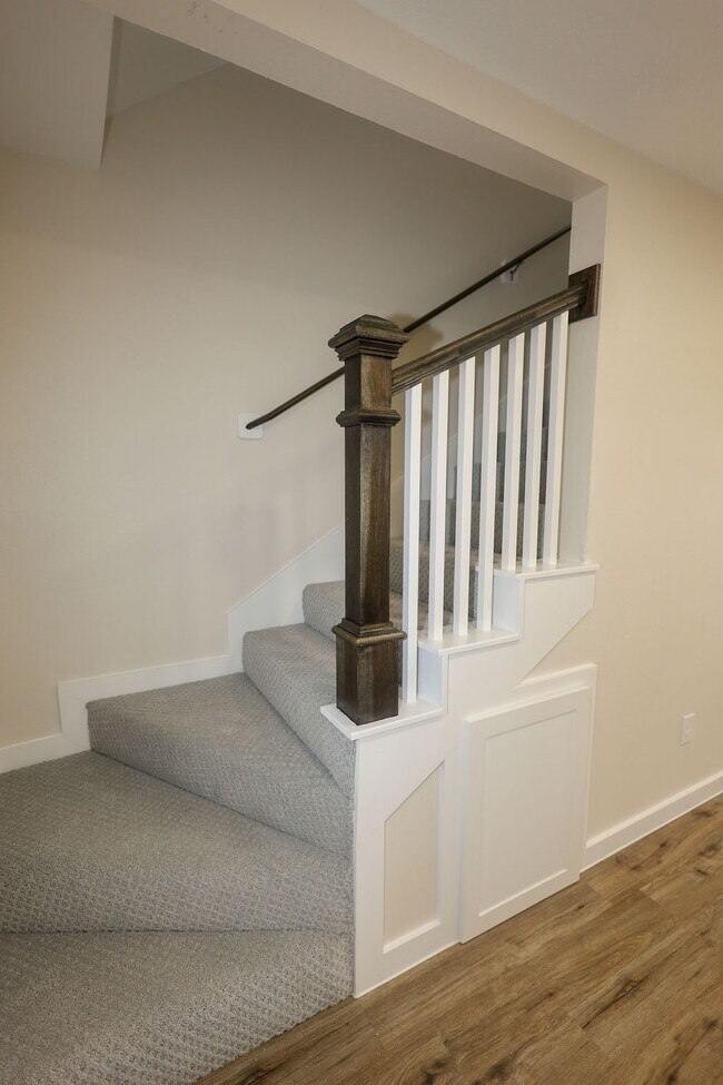 Building Photo - 708 Staitti St