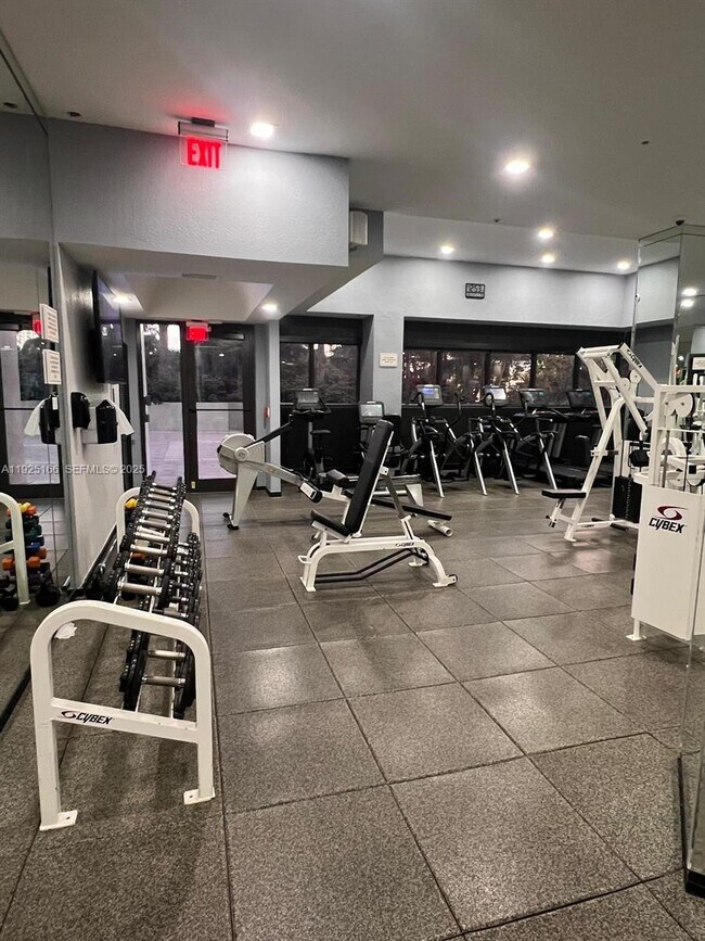 Building Photo - 1581 Brickell Ave