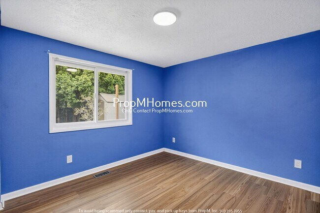 Building Photo - Three Bedroom Escape in Oregon City!