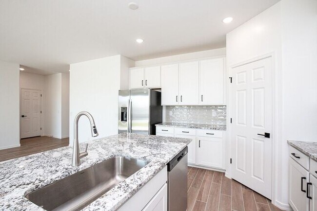 Building Photo - MOVE IN SPECAILS!! ONE MONTH RENT FREE!! Laveen Home Up For RENT! 4BD 2.5 BA