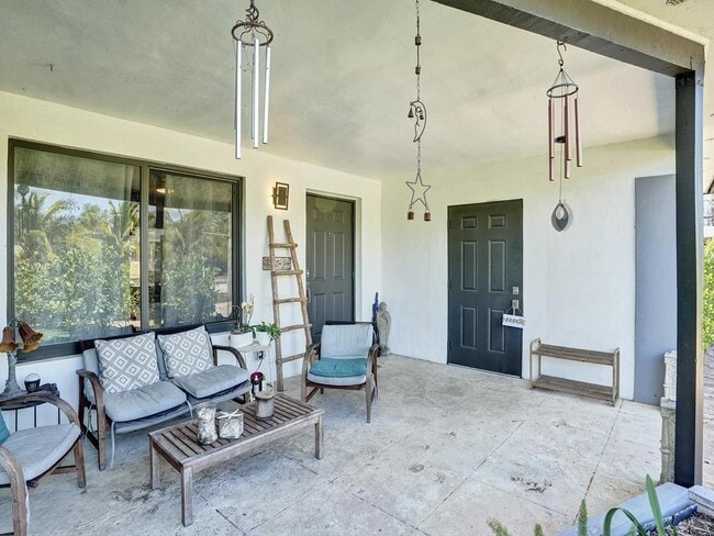 Building Photo - 2099 NE 4th Ct