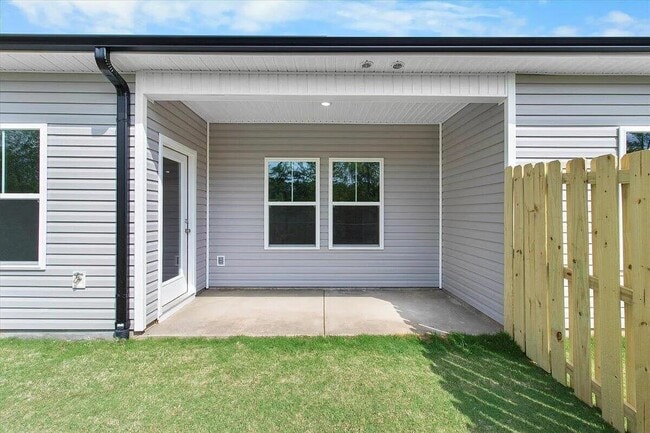 Building Photo - 1316 Newbern Dr