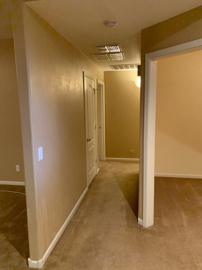 Building Photo - Very Nice 3 bedroom 2 bath home with a guest house