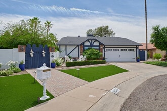 Building Photo - 8113 E Redwing Rd