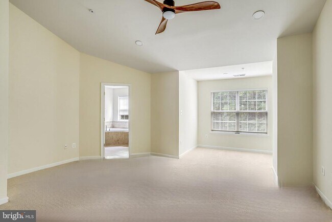 Building Photo - 23210 Roberts Tavern Dr
