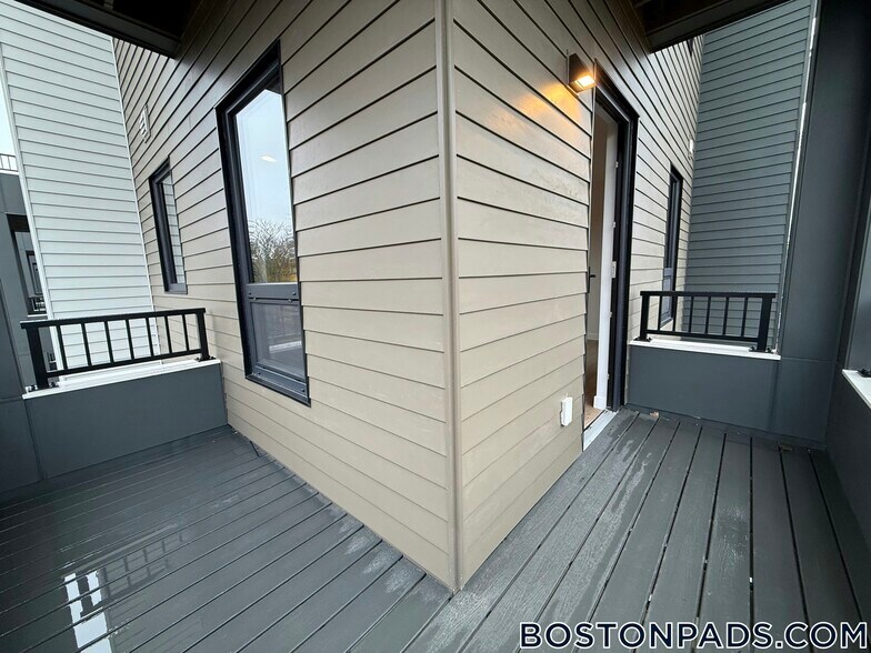 Building Photo - 199 Gardner St