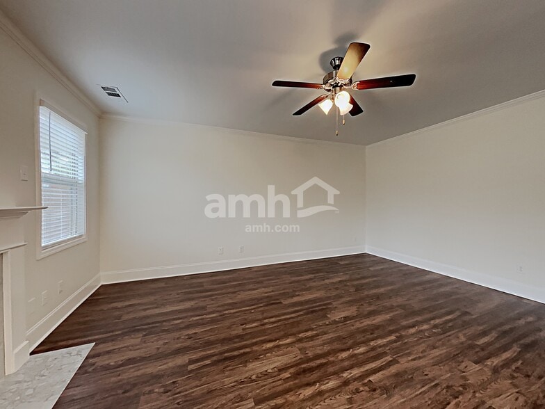 Building Photo - 213 Orchard Trail