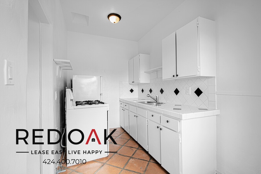 Building Photo - 660 Cochran Ave