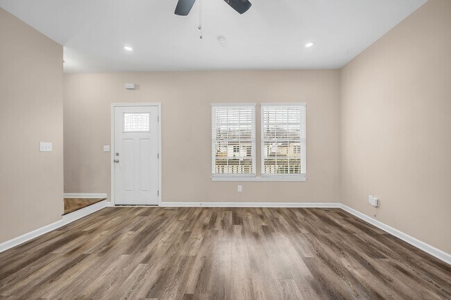 Building Photo - 1911 9th Ave N