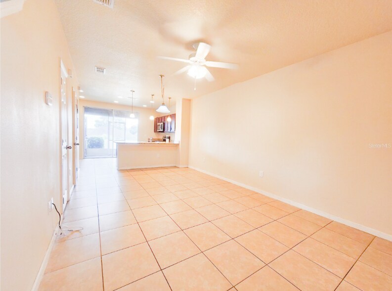 Building Photo - 1132 Chelsea Dr