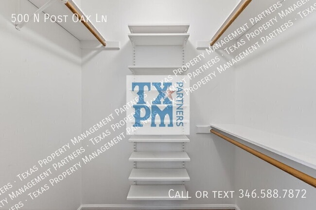 Building Photo - 500 N Post Oak Ln