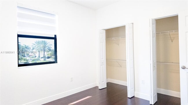 Building Photo - 3530 W 88th St