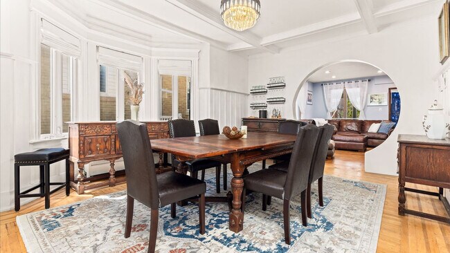 Building Photo - 27 S Oakland Ave