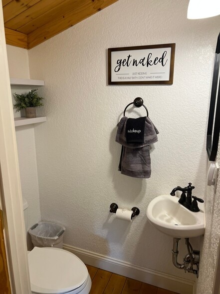 Building Photo - 2330 N Cotswald Cir