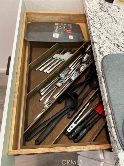 Building Photo - 723 N Quince Ave