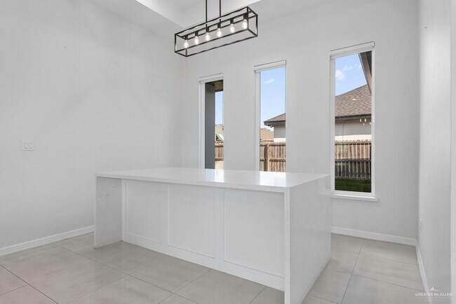 Building Photo - 16 Hana Dr