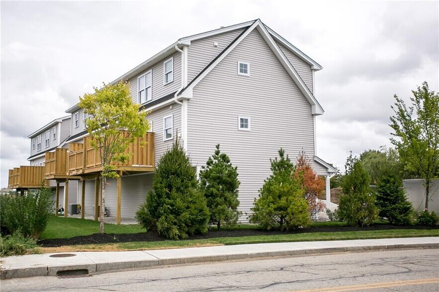 Building Photo - 6 Mariner Way