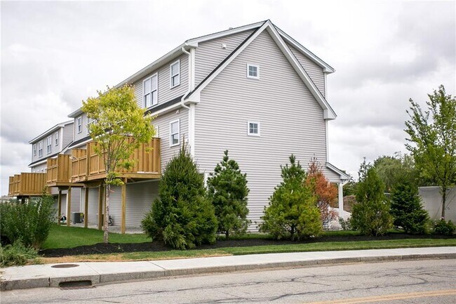 Building Photo - 6 Mariner Way