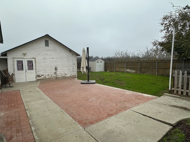 Building Photo - 14733 Jackson Ave