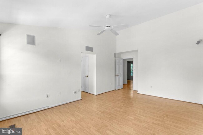 Building Photo - 7877 Painted Daisy Dr