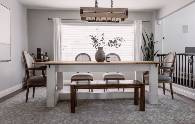 Dining room - 2005 Golden Trumpet Ave