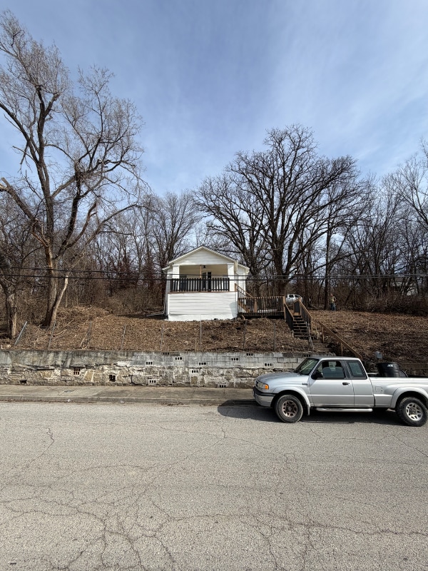 Building Photo - 625 N Main St