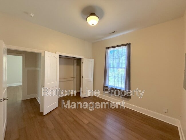 Building Photo - 706 S Chester St