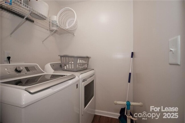 Building Photo - 137 Lynch Cir