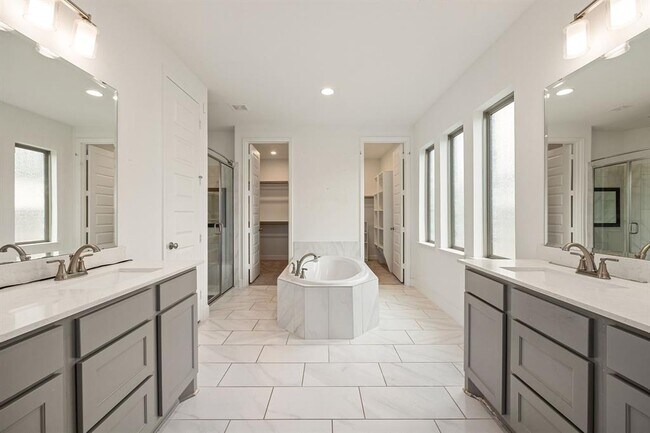 Building Photo - 28946 Parker Ridge Dr