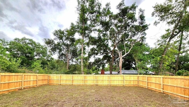 Building Photo - 7860 Maxton Rd