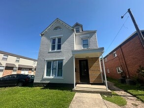Building Photo - 68 W 9th Ave
