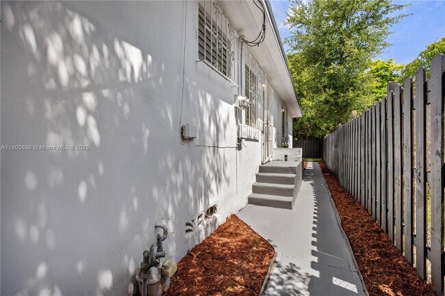 Building Photo - 171 NW 56th St