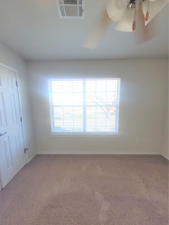 Building Photo - 502 Hood Dr