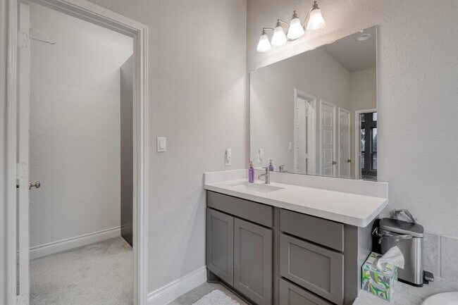 Building Photo - 2424 Orchard Way