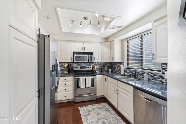 Building Photo - 7575 E Indian Bend Rd