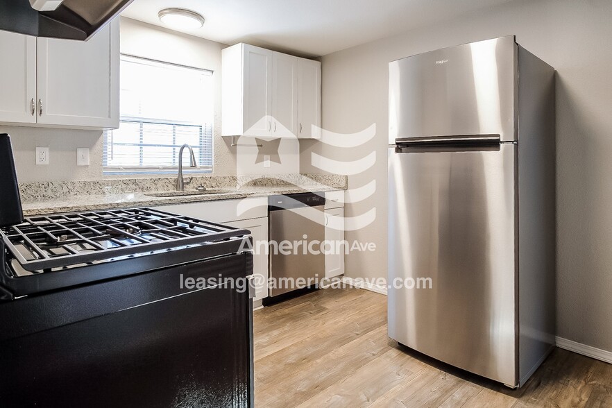 Building Photo - 1621 S Park St