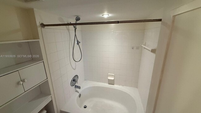 Building Photo - 2961 NE 185th St