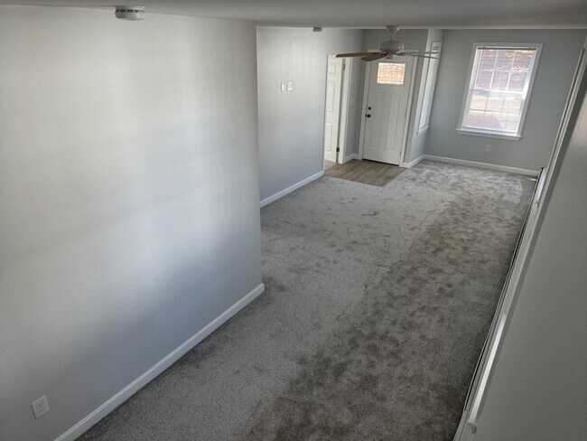 Building Photo - 14 Pinehurst St
